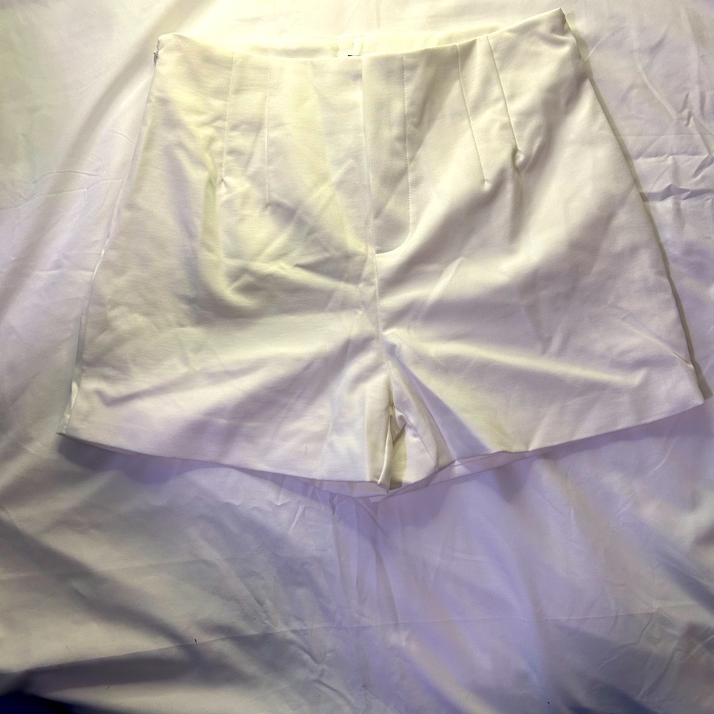 Elegant White Women's Shorts